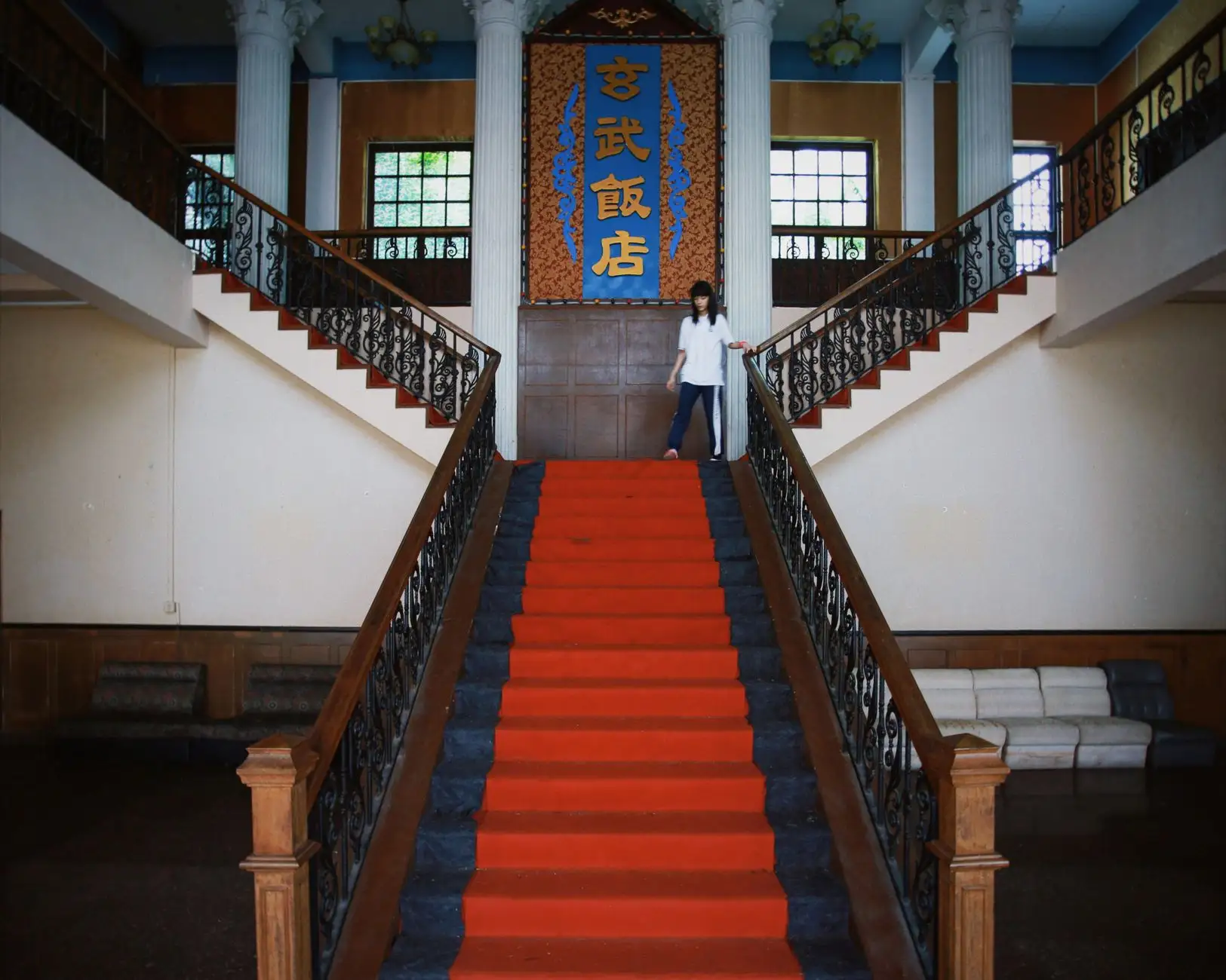 芯片设计外包与自研方案成本效率对比分析（东莞微电子）